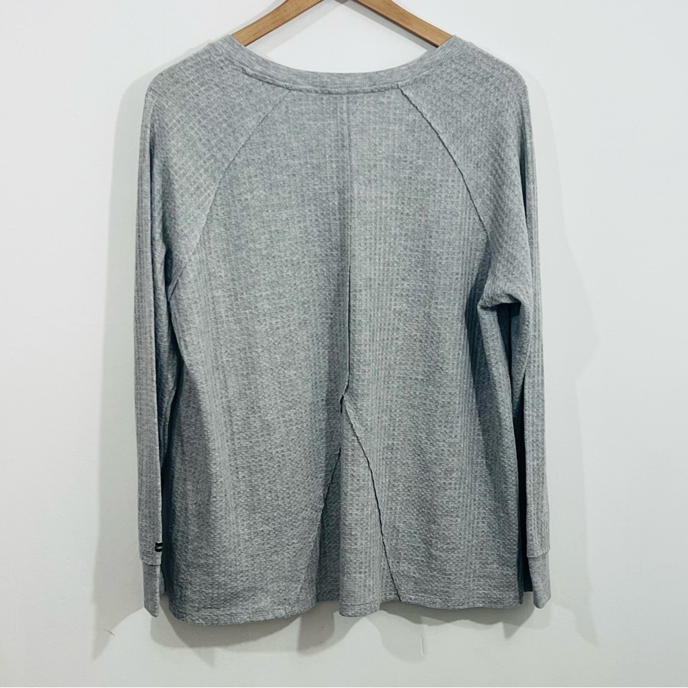Calvin Klein Jeans V Neck Pullover Long Sleeve Knit Sweater Top Size XL - Picture 5 of 5